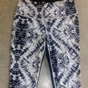 VS SPORT CAPRI LEGGINGS SIZE SMALL L@@K